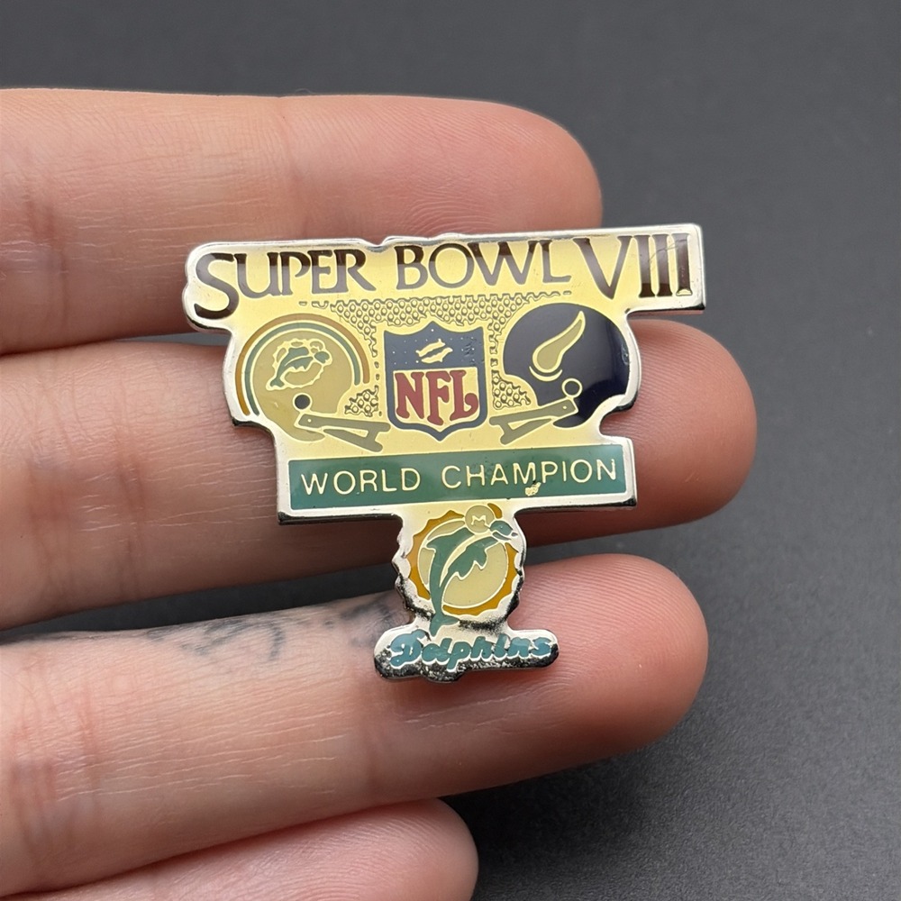 Super Bowl VIII Miami Dolphins Minnesota‎ Vikings NFL Football Lapel Hat Pin